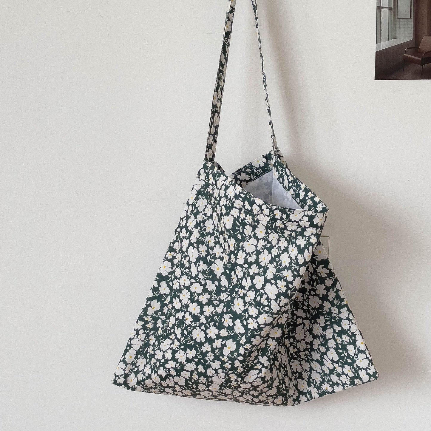 Floral print one handle tote bag