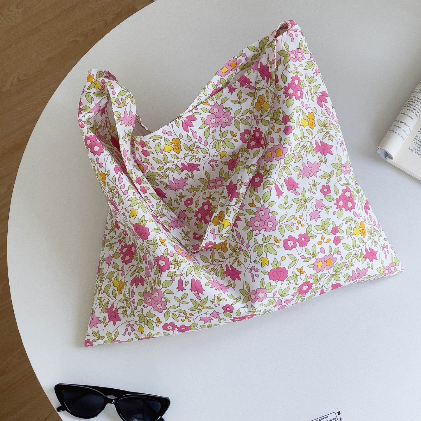 Floral print one handle tote bag