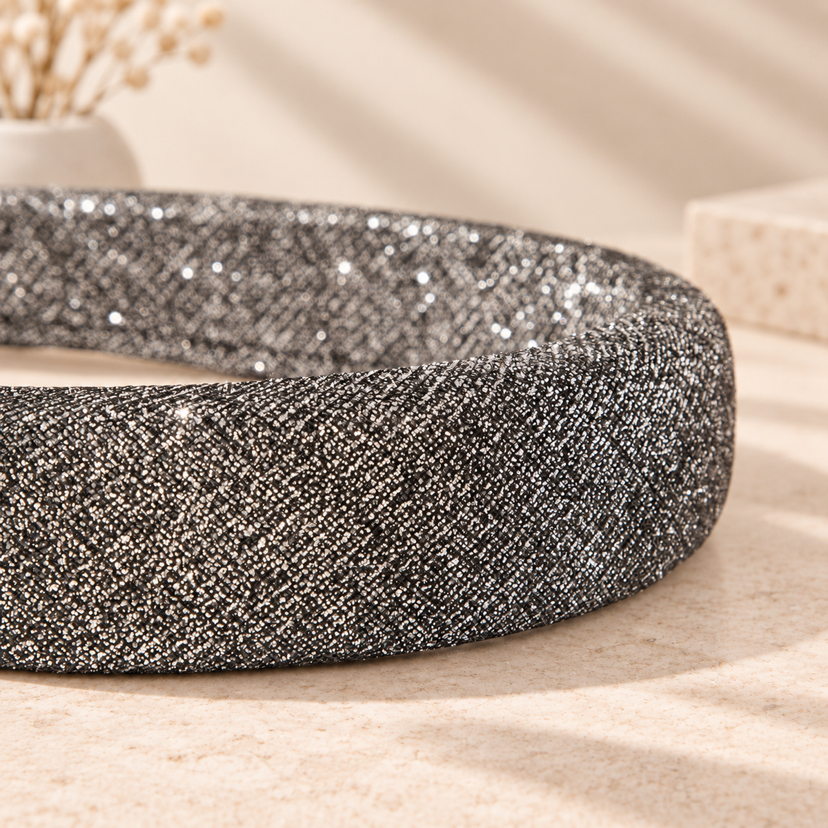 Padded headband with glitters