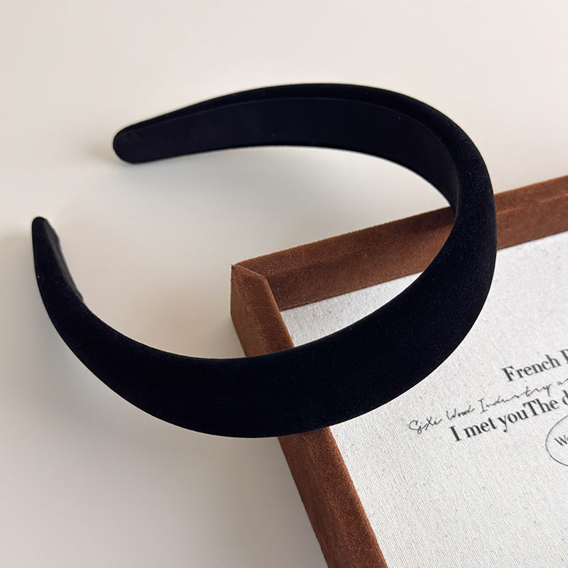 Thinly padded velvet headband