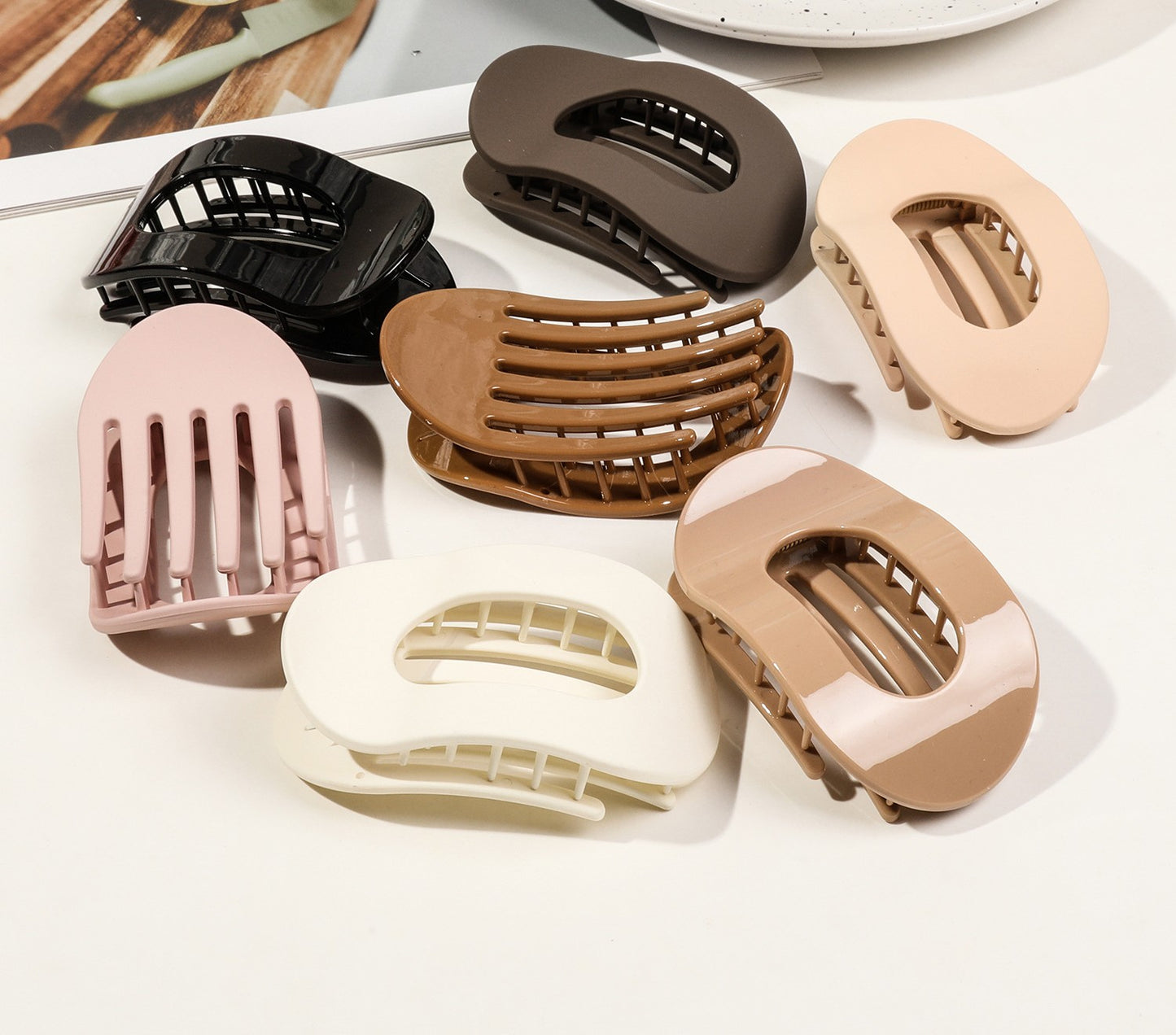 Large oval flat hair claw