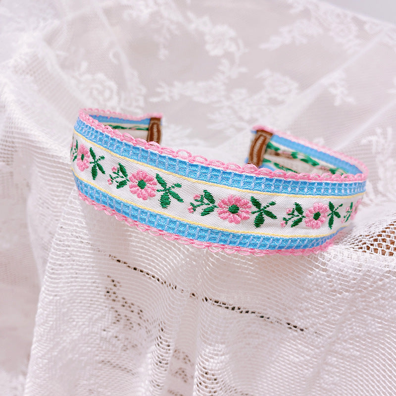 Embroidered small flowers wire headband