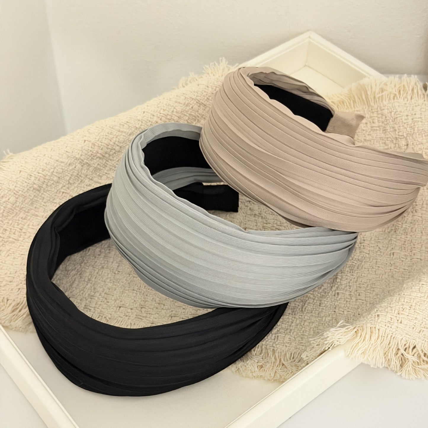 Pleated wide headband