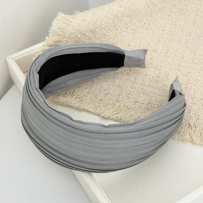 Pleated wide headband