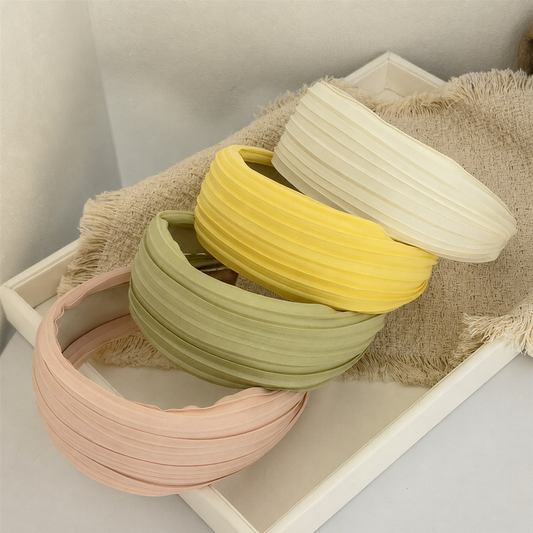 Pleated wide headband