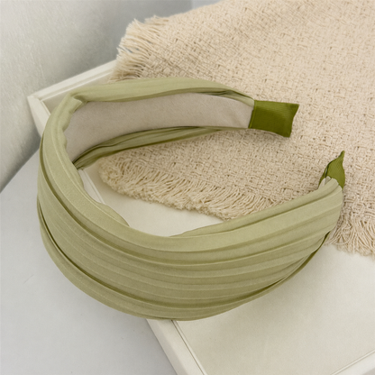 Pleated wide headband