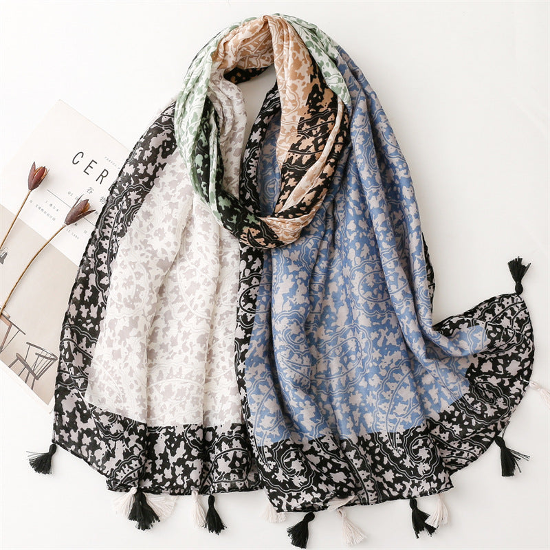 Paisley floral print scarf with tassels