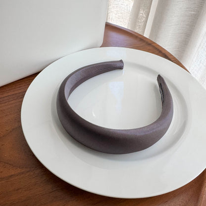 4cm-wide thinly padded glossy satin headband
