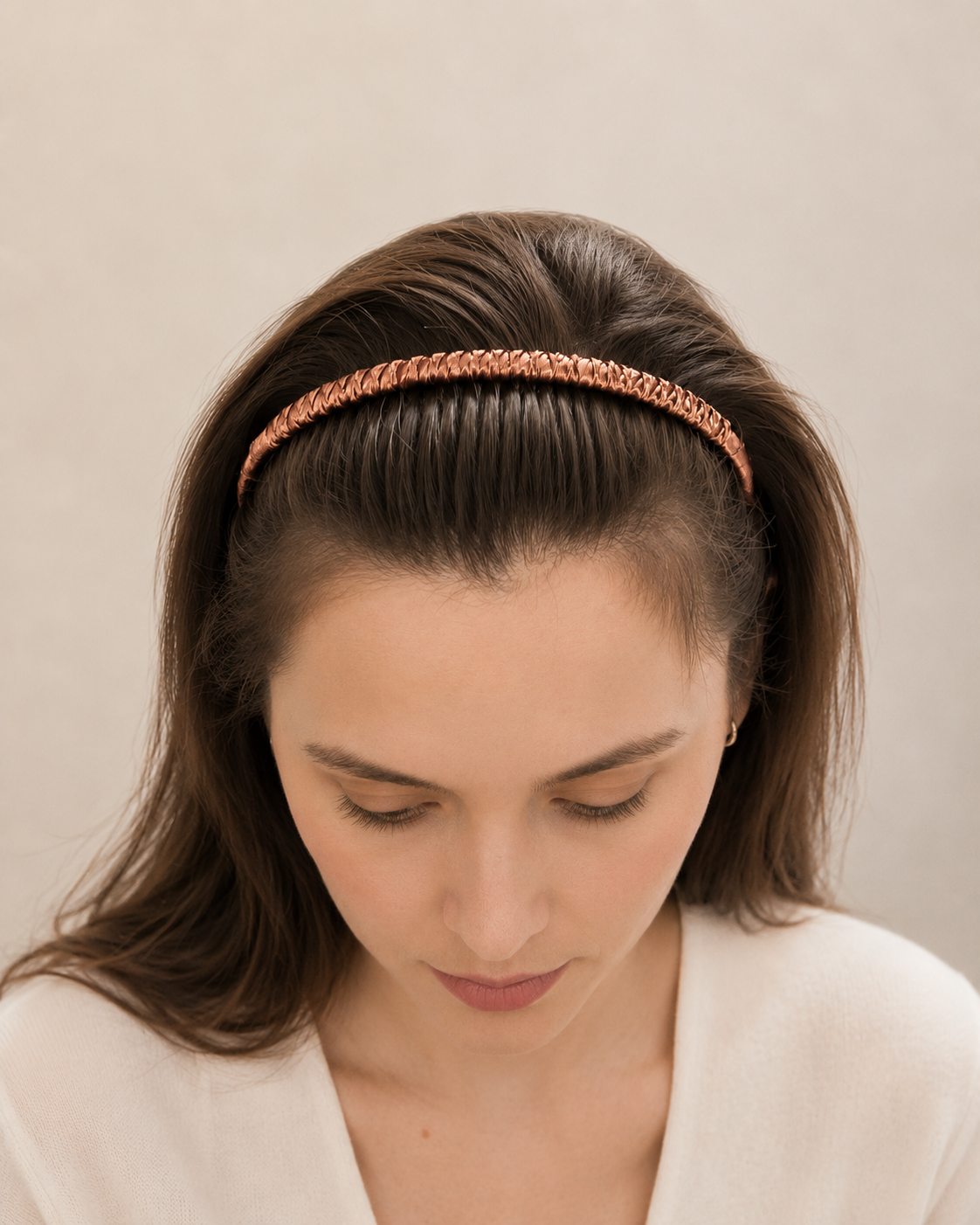 Satin ruched headband with teeth
