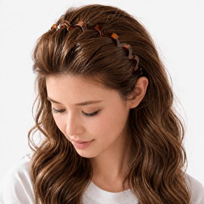 Wavy acrylic headband with teeth