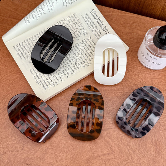 Oval flat hair claw