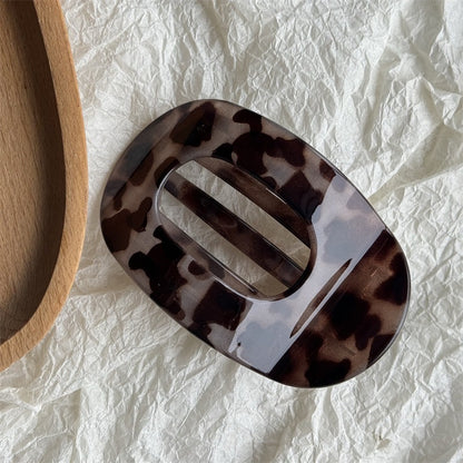 Oval flat hair claw