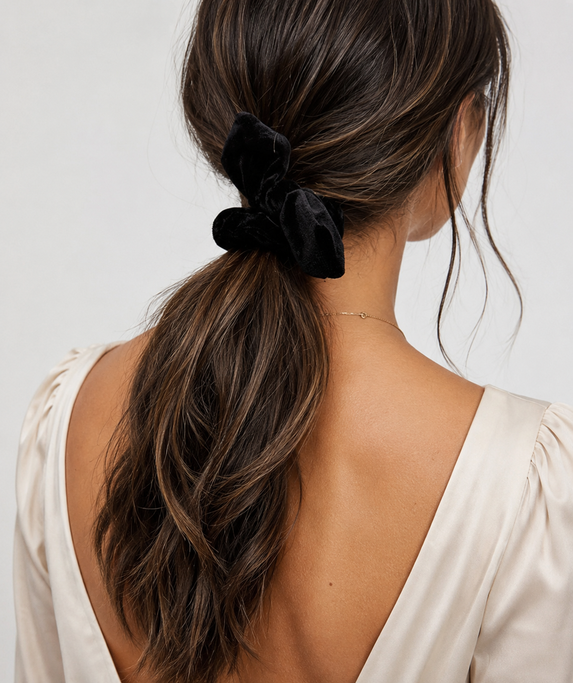 Velvet scrunchies with bow