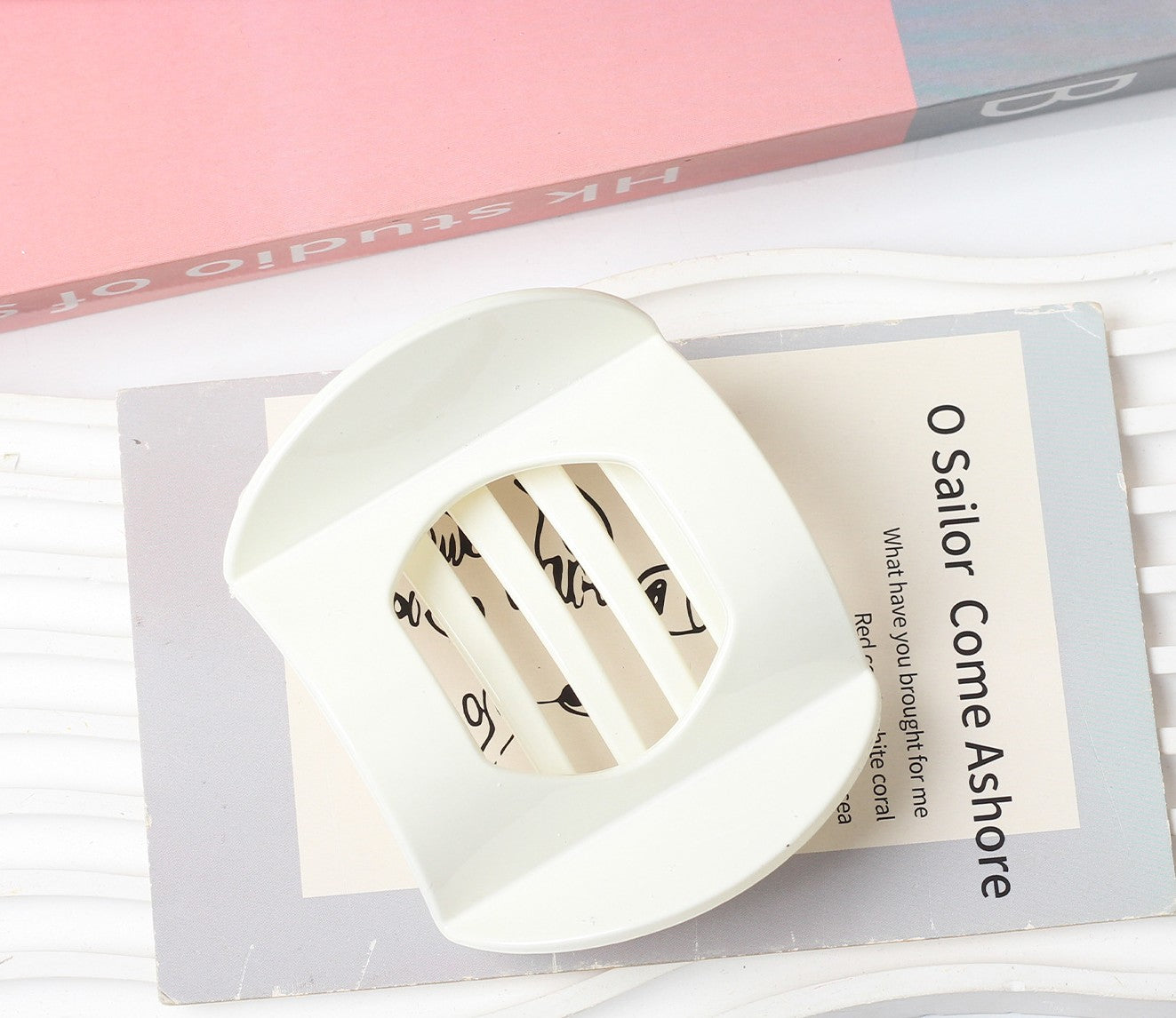 Flat hair claw