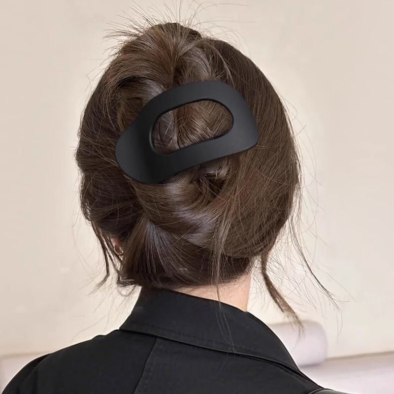 Large oval flat hair claw