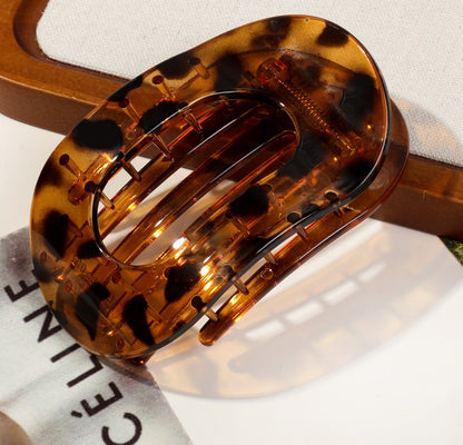 Large oval flat hair claw