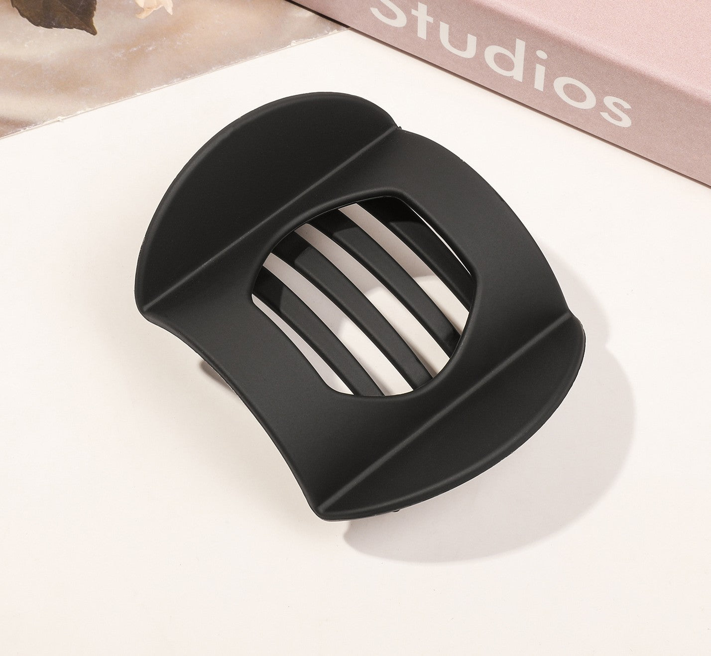 Flat hair claw