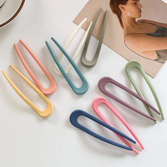 Matte acrylic hair fork