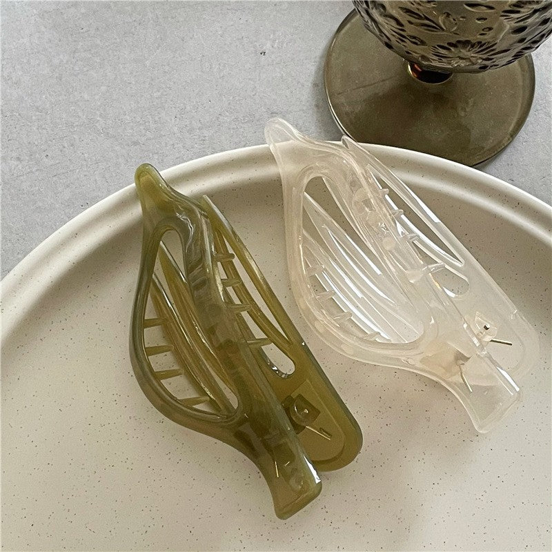 Large acrylic Ibis clip with teeth