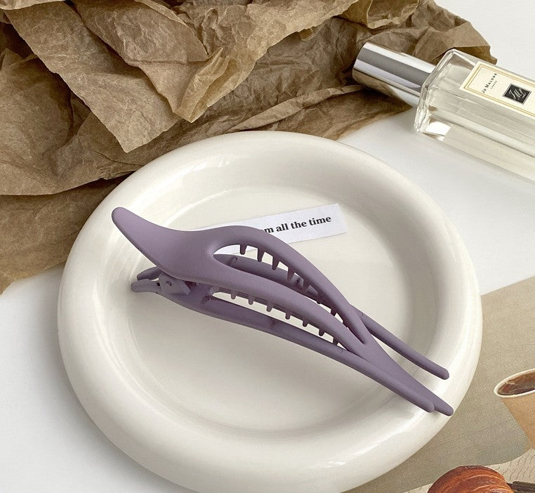 Smooth acrylic Ibis clip with teeth