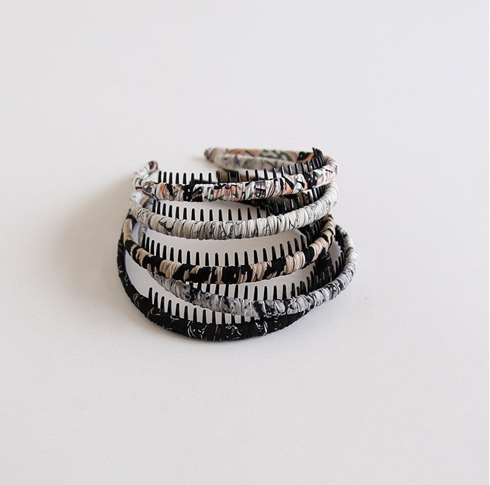 Ruched headband with teeth