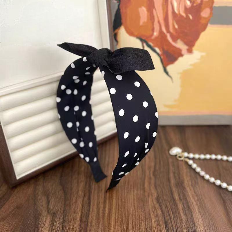 Polka dots headband with bow