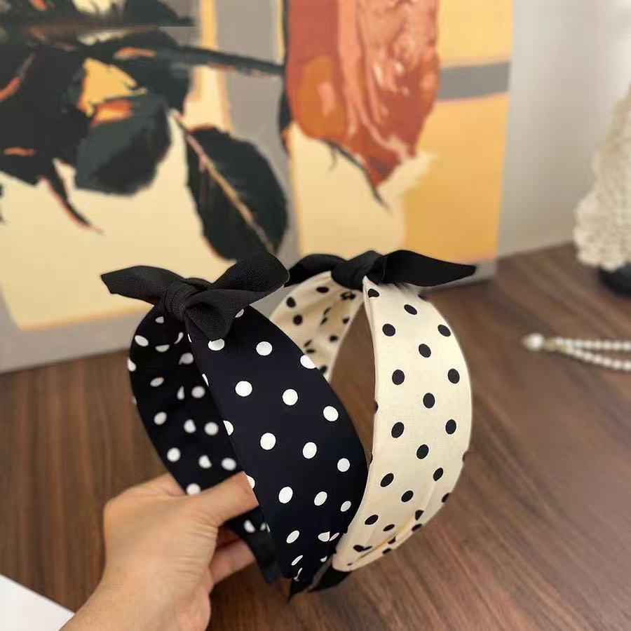 Polka dots headband with bow