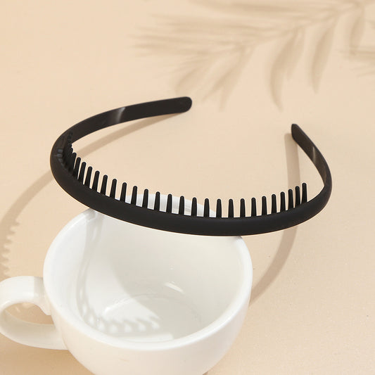 Matte acrylic headband with teeth