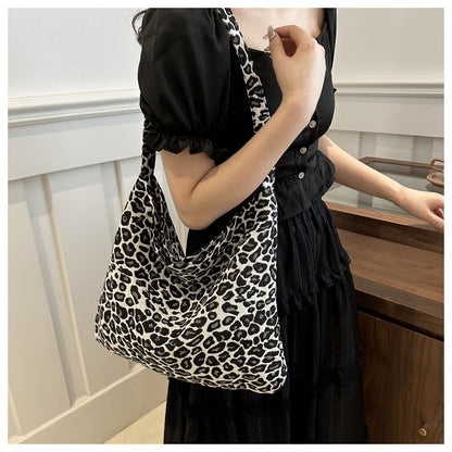 Leopard print corduroy one handle bag