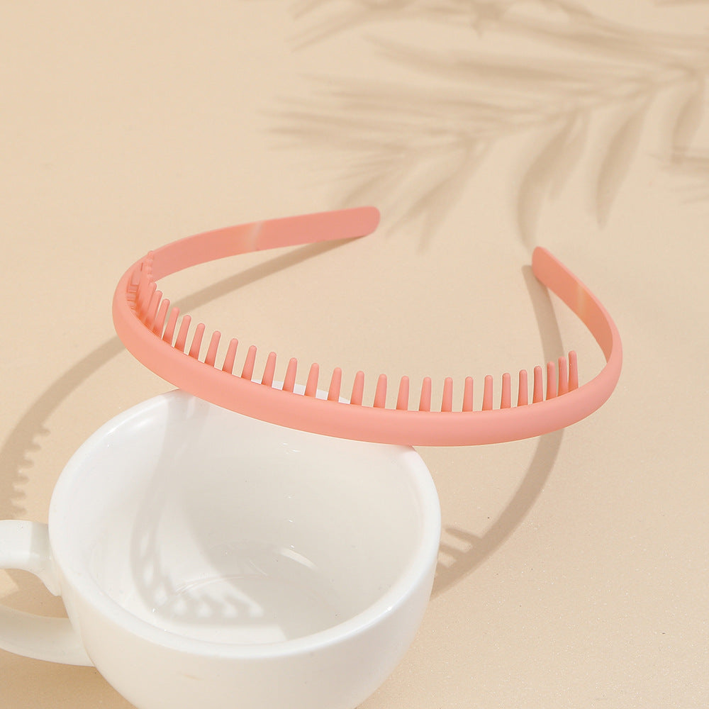 Matte acrylic headband with teeth