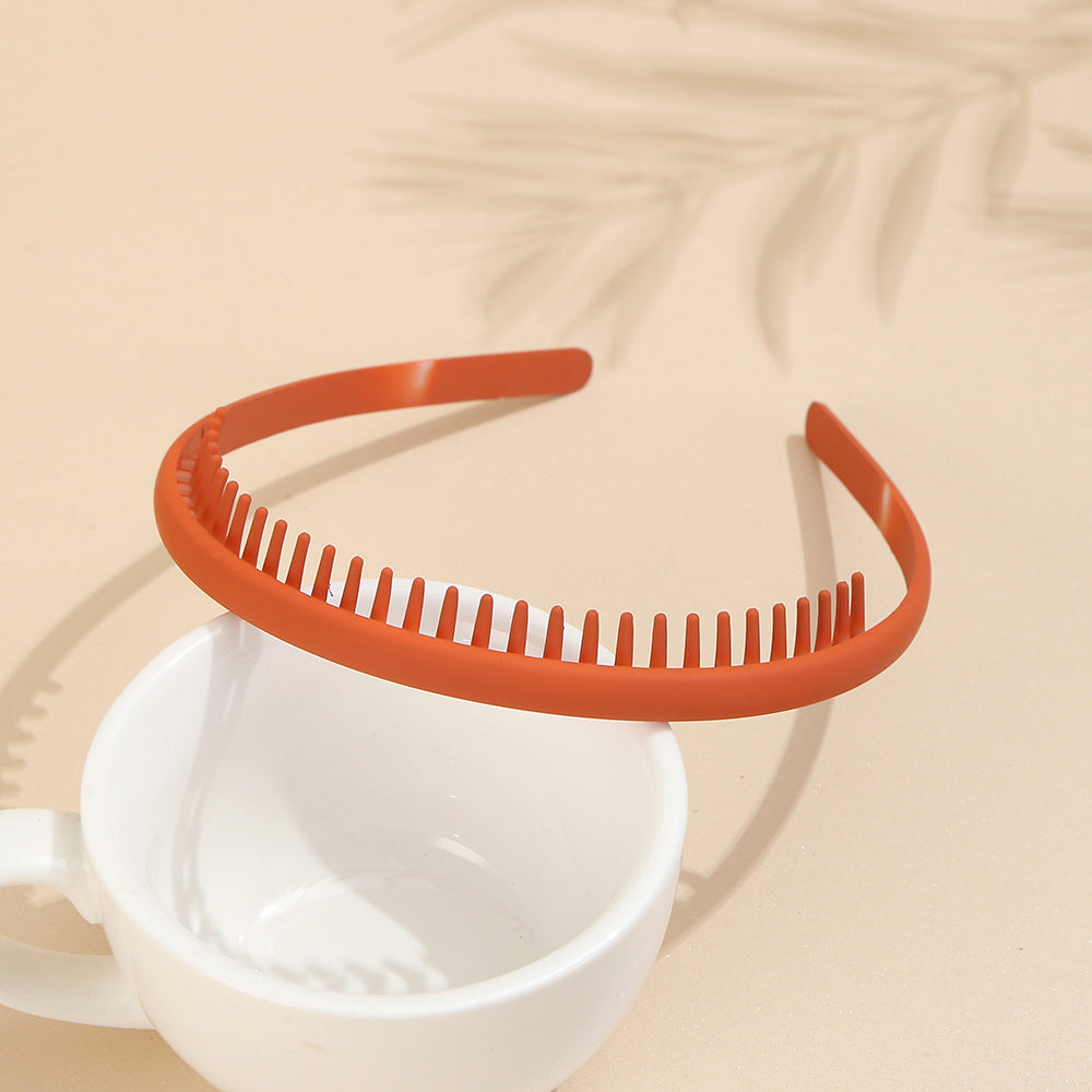 Matte acrylic headband with teeth