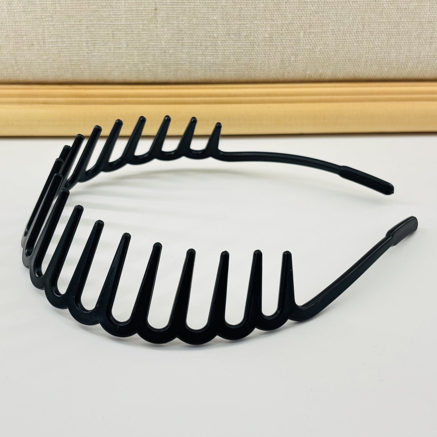 Acrylic headband with long teeth