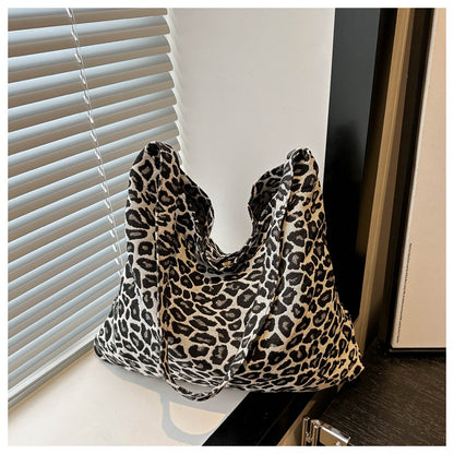 Leopard print corduroy one handle bag