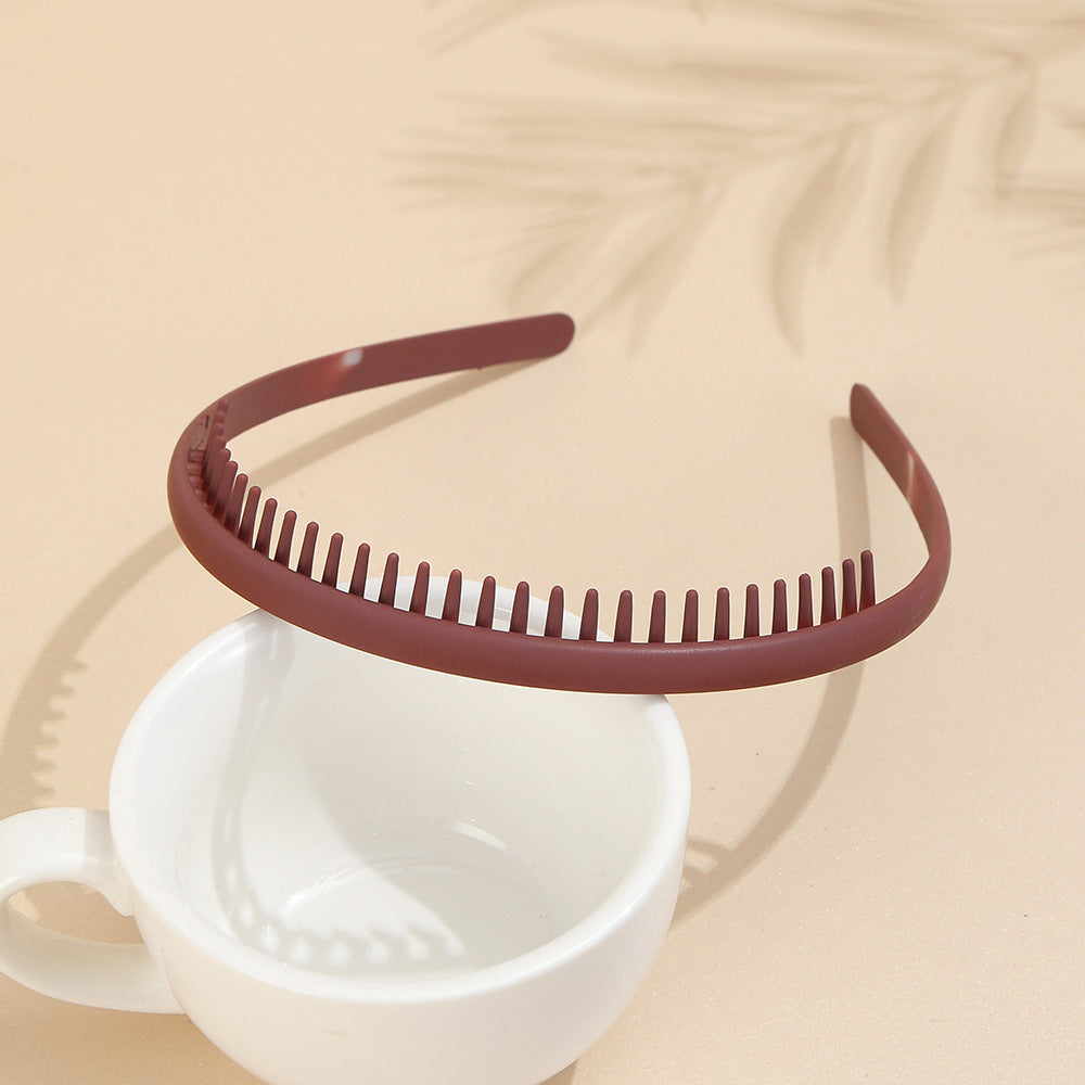 Matte acrylic headband with teeth