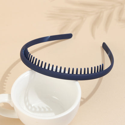 Matte acrylic headband with teeth