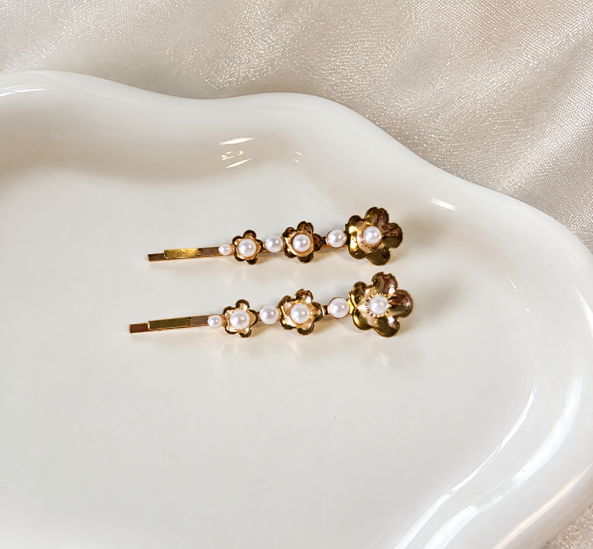 Flowers hair slides