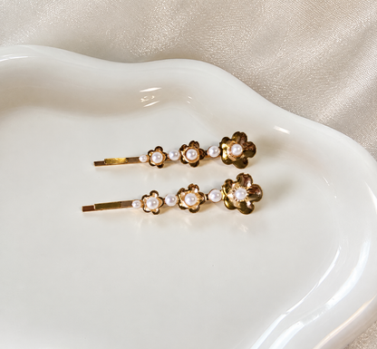 Flowers hair slides