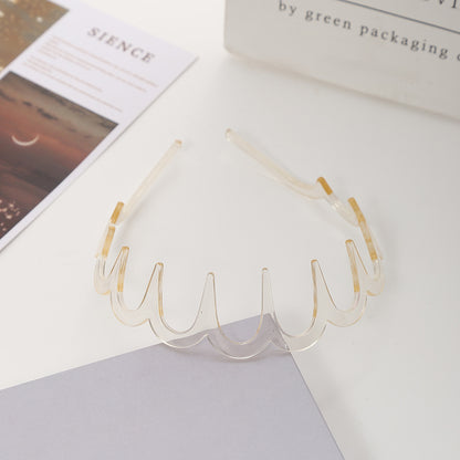 Wavy acrylic headband with teeth