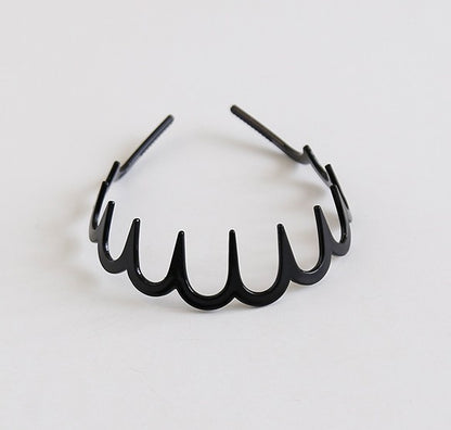 Wavy acrylic headband with teeth