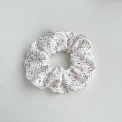 3-pack knitted floral scrunchies