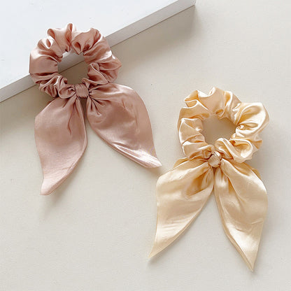 Satin scrunchies with bow