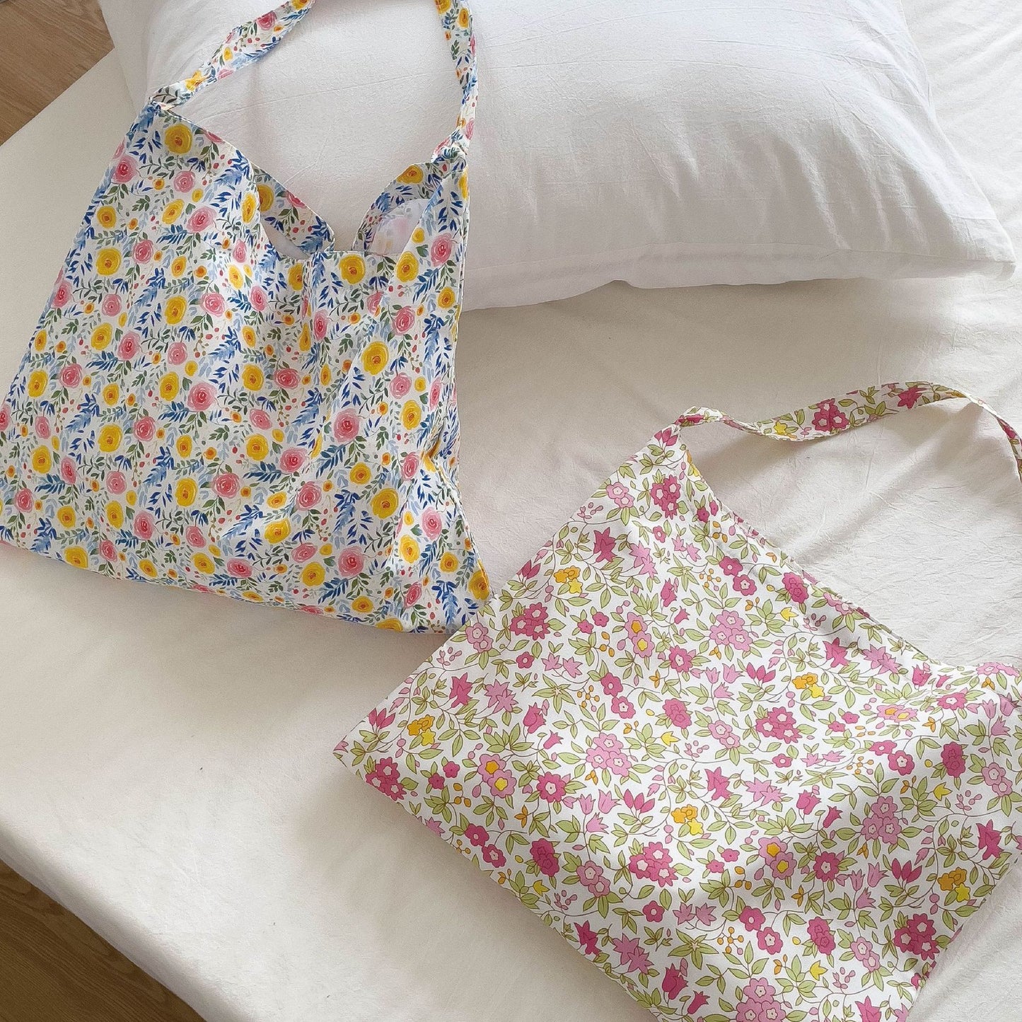 Floral print one handle tote bag