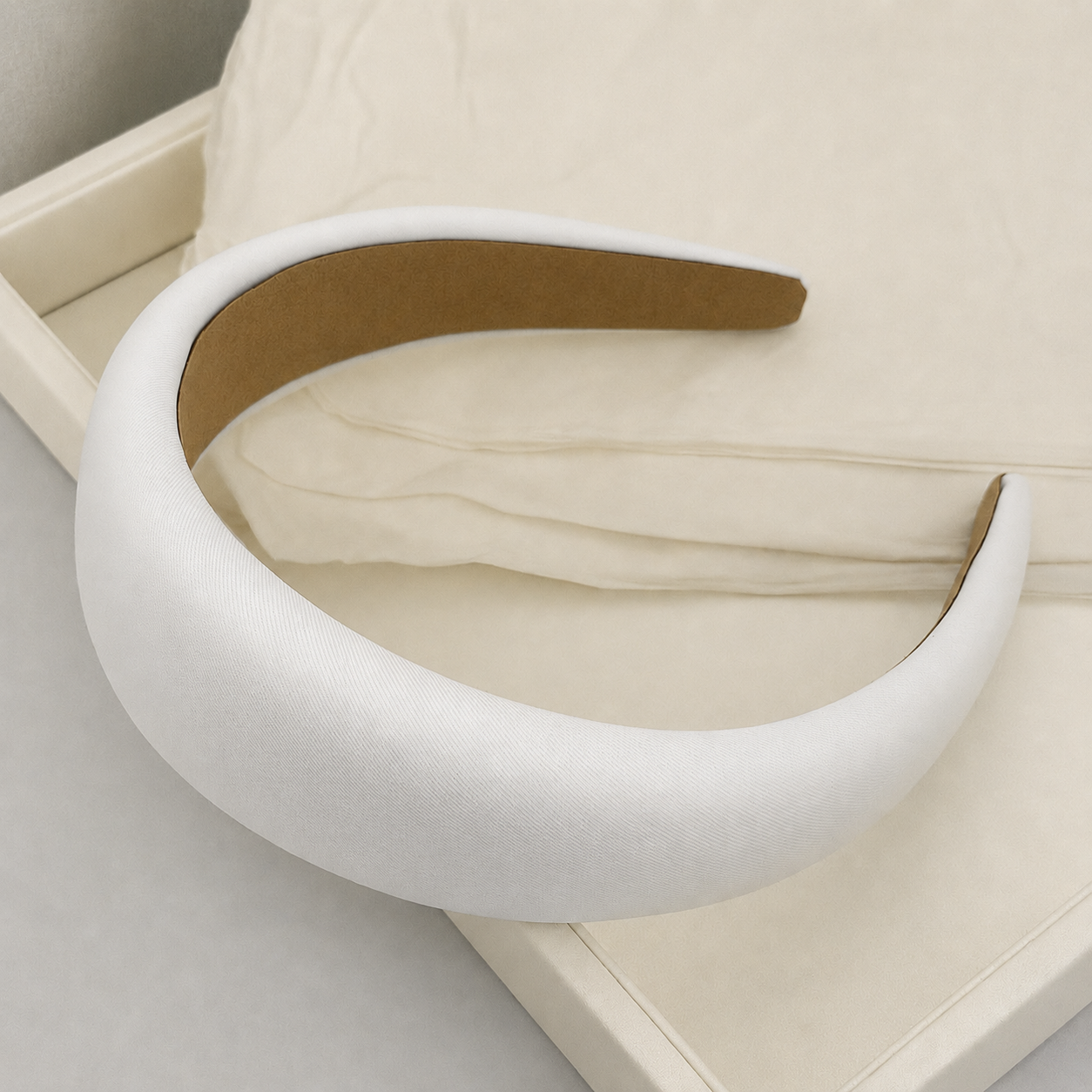 4cm-wide plain padded headband