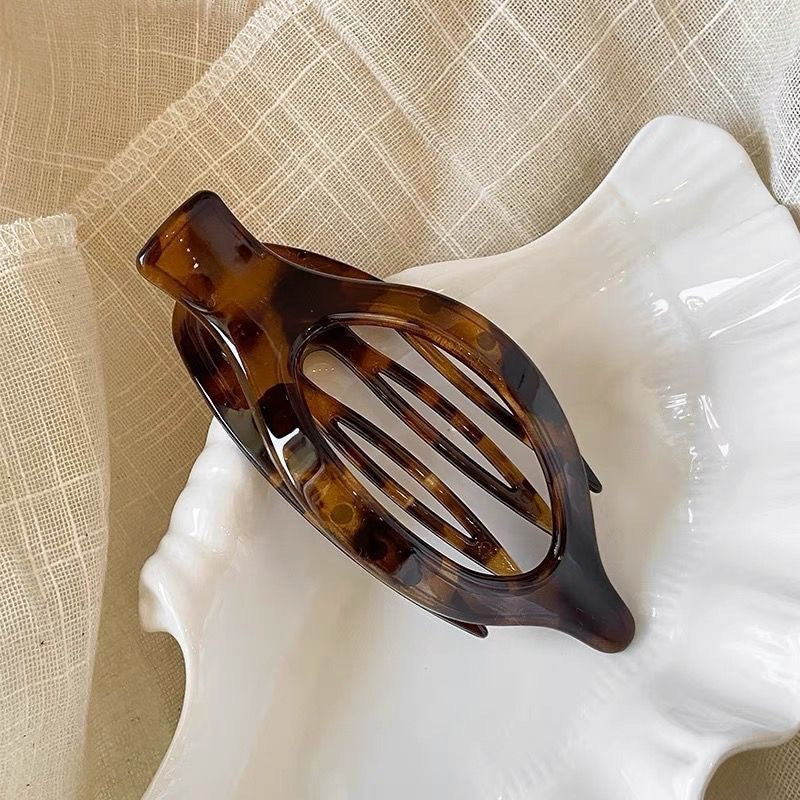 Large acrylic Ibis clip with teeth