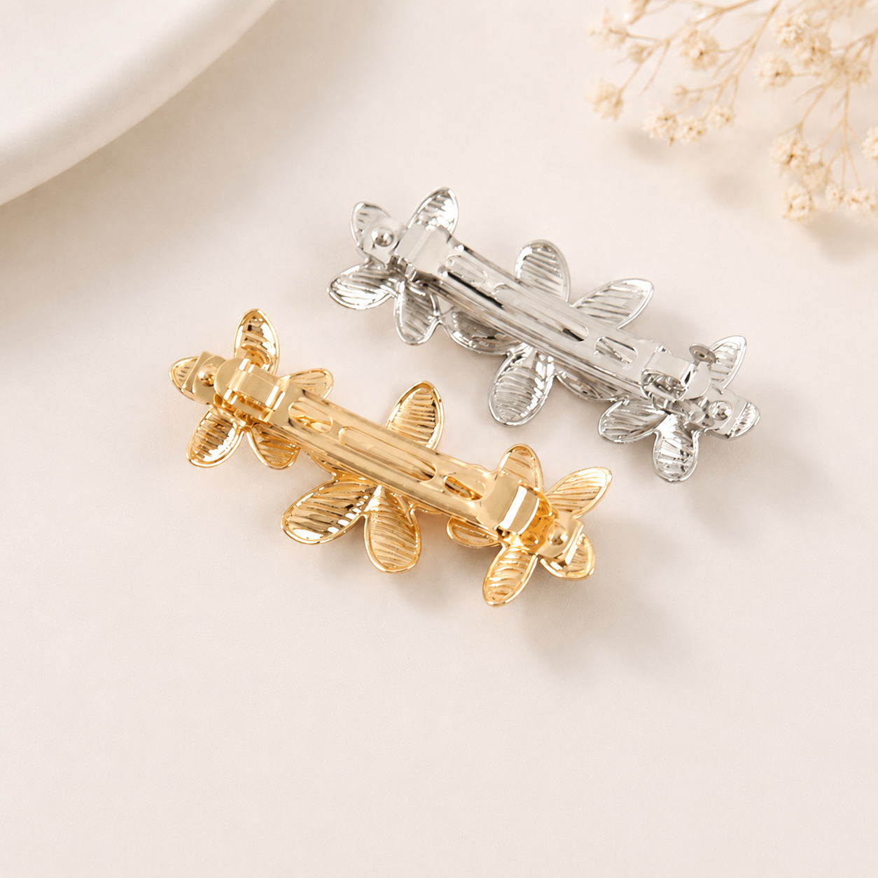 Metallic flowers hair barrette