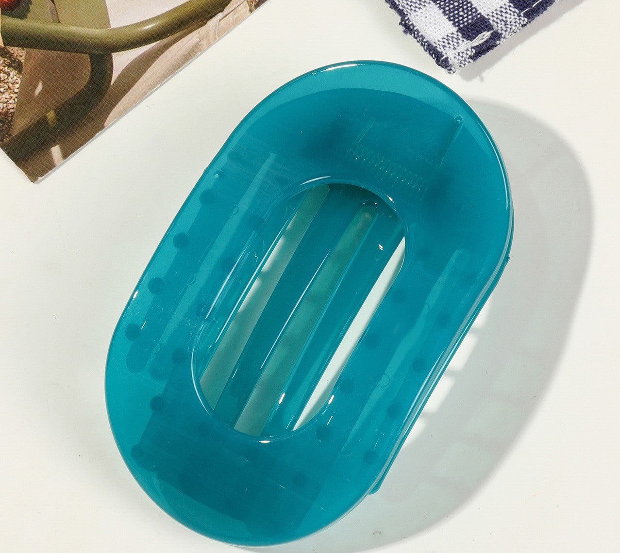 Oval flat hair claw