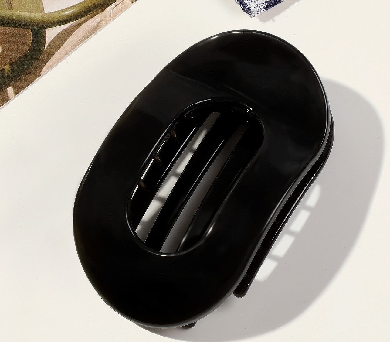 Oval flat hair claw