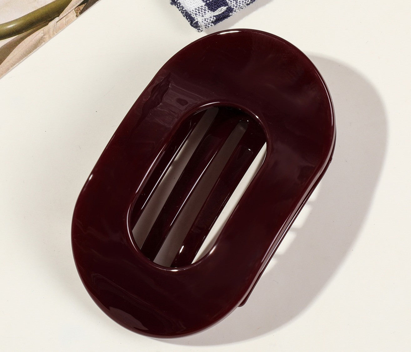Oval flat hair claw