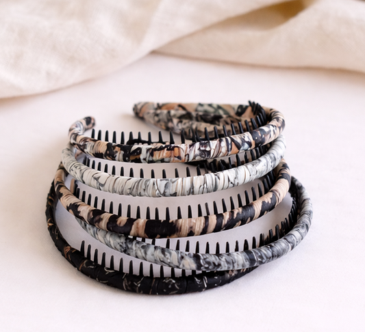 Ruched headband with teeth