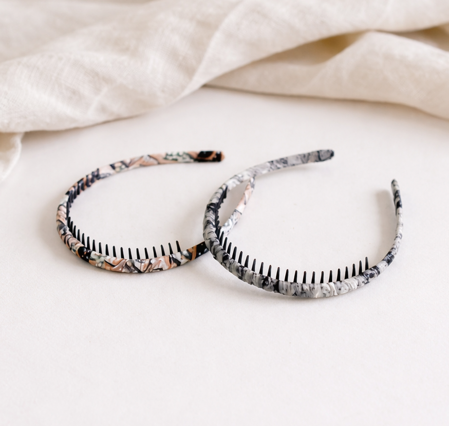 Ruched headband with teeth